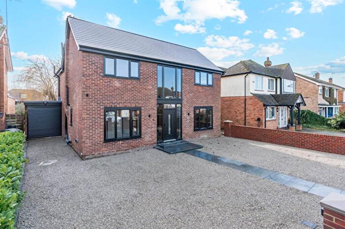 4 Bedroom Property For Sale In Cherry Orchard, Chestfield, Whitstable, CT5