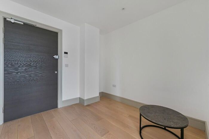 Studio To Rent In Spring Villa Road, Edgware, Middlesex, HA8