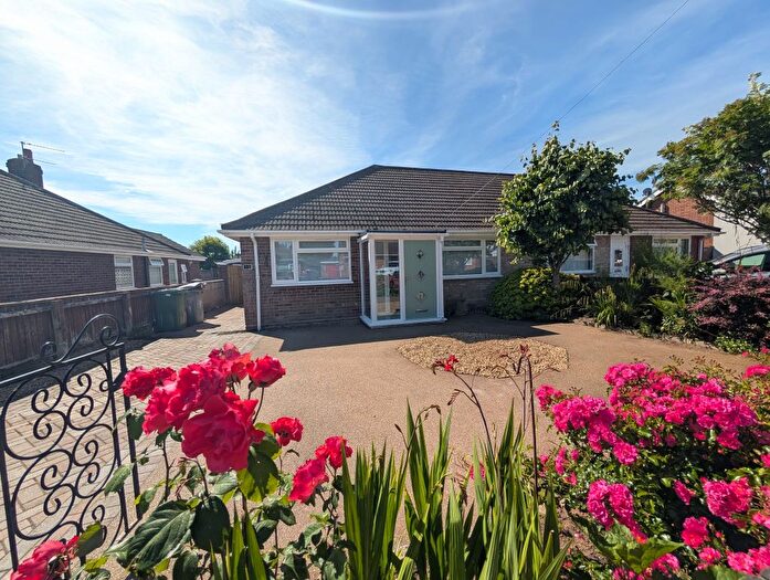 3 Bedroom Semi-Detached Bungalow To Rent In Berrington Road, Norwich, NR6