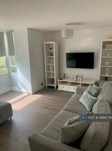 2 Bedroom Flat To Rent In Osprey Heights, Battersea, SW11