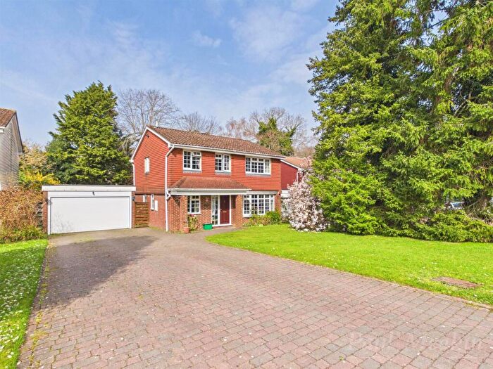 4 Bedroom Detached House For Sale In Suffield Close, South Croydon, CR2