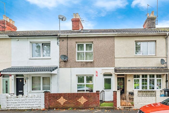 3 Bedroom Terraced House For Sale In Edinburgh Street, Swindon, Wiltshire, SN2