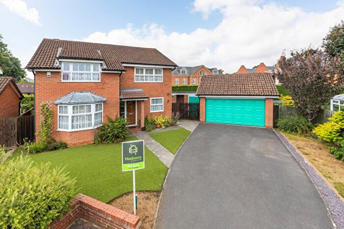 4 Bedroom Detached House For Sale In Rawlings Grove, Abingdon, OX14