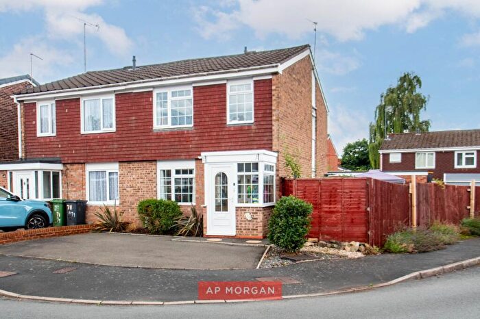 3 Bedroom End Of Terrace House For Sale In Blakemere Close, Winyates East, Redditch, Worcestershire, B98