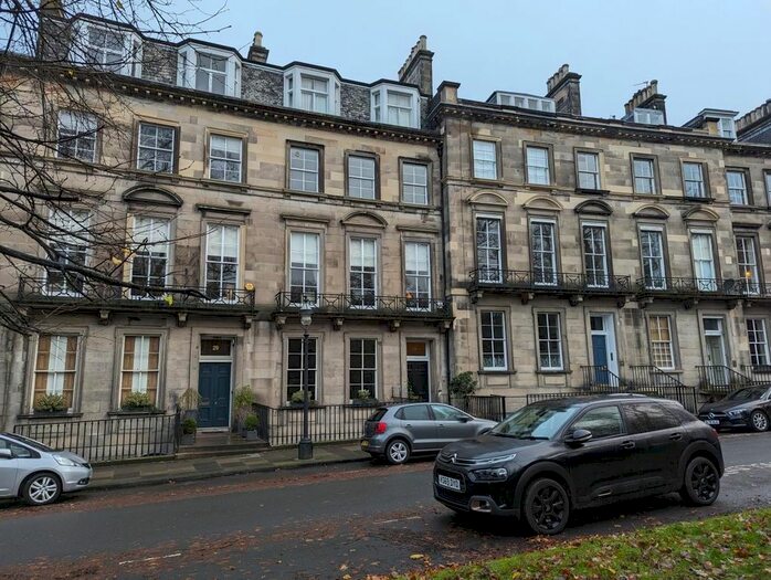 2 Bedroom Flat To Rent In Clarendon Crescent, Edinburgh, EH4