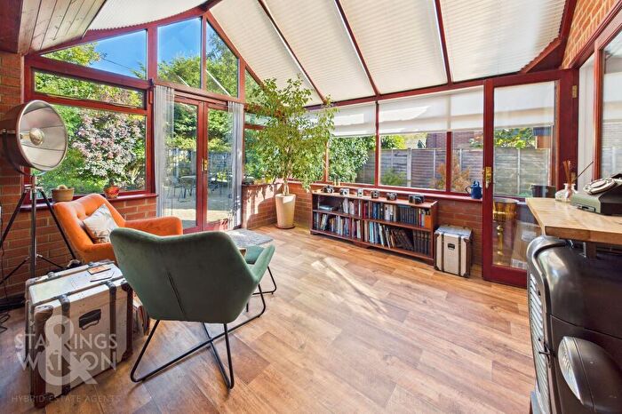 4 Bedroom Detached Bungalow For Sale In Main Road, North Burlingham, Norwich, NR13