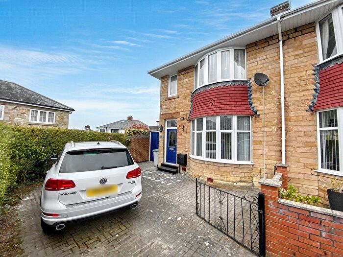 3 Bedroom Semi-detached House For Sale In North View, Blackhill, Consett, DH8