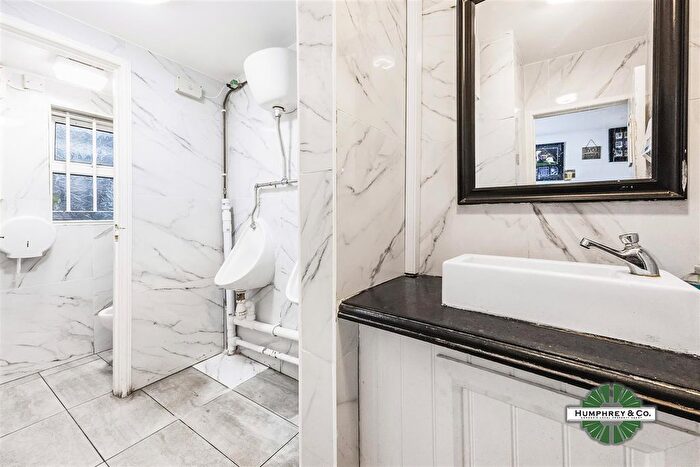 Property To Rent In St James's Street, London, E17
