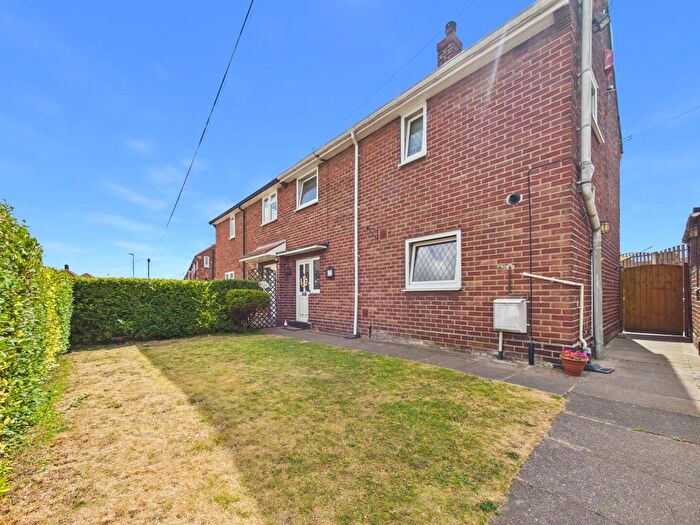 3 Bedroom Semi-Detached House For Sale In Lancaster Street, Castleford, WF10