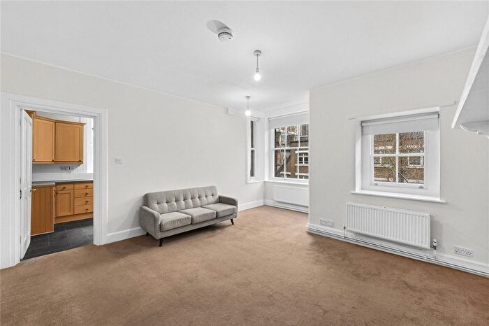 2 Bedroom Flat To Rent In Gordon Square, Bloomsbury, London, WC1H