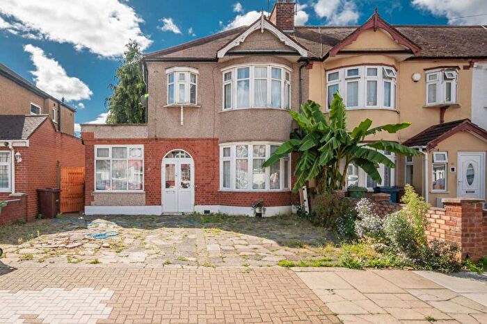 4 Bedroom End Of Terrace House To Rent In Blenheim Road, Harrow, HA2