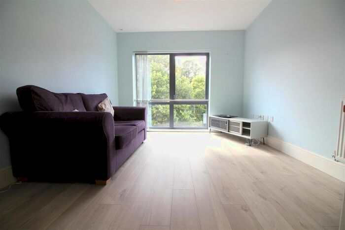 1 Bedroom Flat To Rent In Fowler Way, Uxbridge, UB10