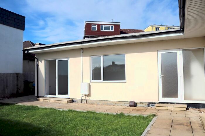 3 Bedroom Bungalow To Rent In Russell Grove, Bristol, BS6
