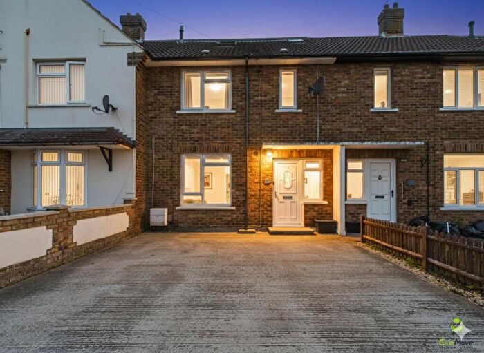 4 Bedroom Terraced House For Sale In Wellcome Avenue, Dartford, Kent, DA1