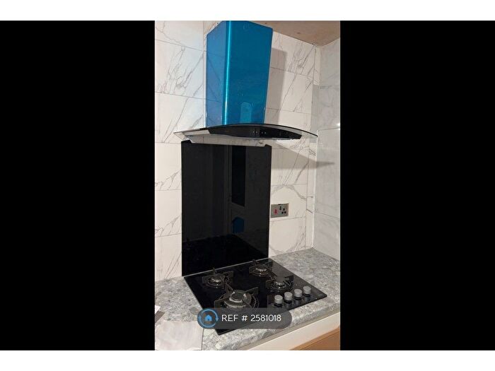 4 Bedroom Semi-Detached House To Rent In All Saints Way, West Bromwich, B71