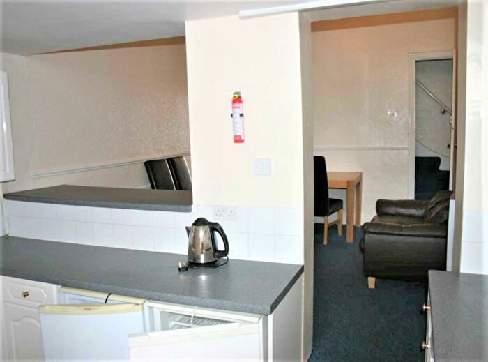 4 Bedroom Semi-Detached House To Rent In Alton Road, Selly Oak, Birmingham, B29