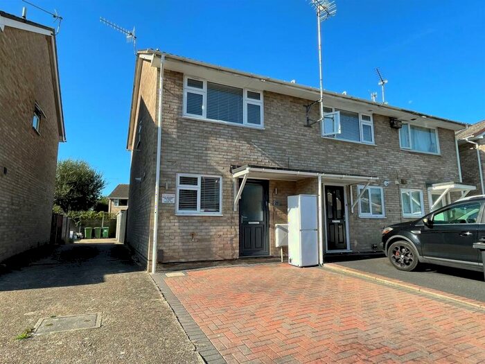 2 Bedroom Semi-Detached House To Rent In Hewitt Road, Hamworthy, BH15