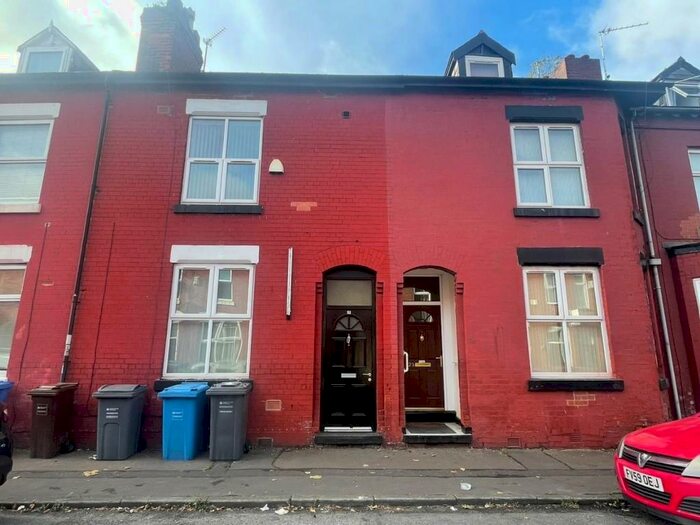 5 Bedroom Private Hall To Rent In Rippingham Road, Withington, M20
