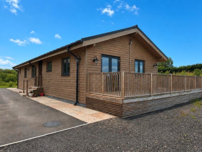 3 Bedroom Detached House To Rent In Mangrove Lane, Hertford, SG13