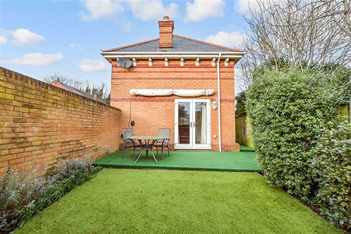 3 Bedroom Detached House For Sale In Station Drive, Deal, Kent, CT14