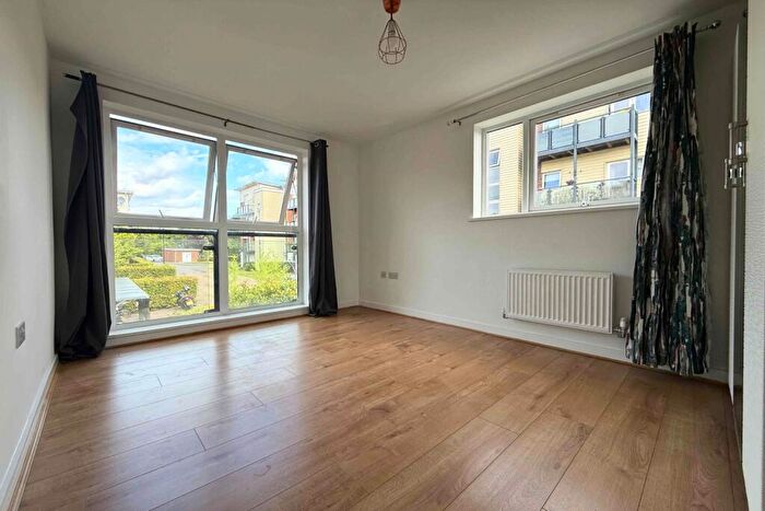 2 Bedroom Flat To Rent In Birch Court, Park View Road, Leatherhead, Surrey, KT22