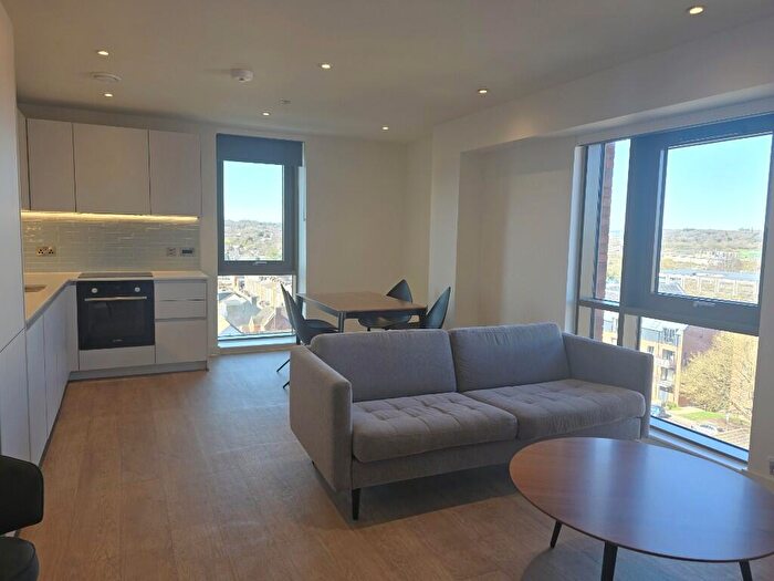 2 Bedroom Apartment To Rent In Weldale Street, Reading, Berkshire, RG1