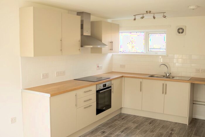 3 Bedroom End Of Terrace House To Rent In Weybridge, Telford, TF7