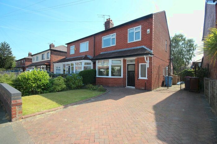 3 Bedroom Semi-Detached House To Rent In Houghton Lane, Swinton, M27