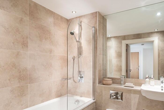 2 Bedroom Apartment To Rent In Pioneer Point, Ilford, IG1