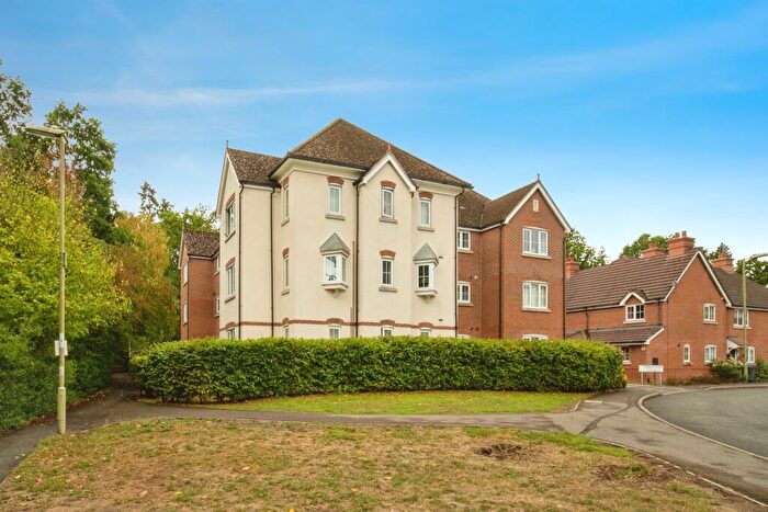 2 Bedroom Flat For Sale In Elvetham Rise, Chineham, Basingstoke, RG24
