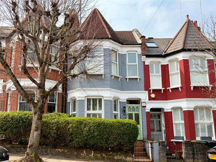 4 Bedroom Terraced House For Sale In Harcourt Road, London, N22