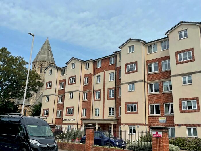 1 Bedroom Flat To Rent In Sandgate Road, Folkestone, Kent, CT20