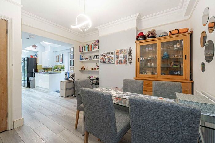 4 Bedroom Property For Sale In Holly Bush Lane, Hampton, TW12