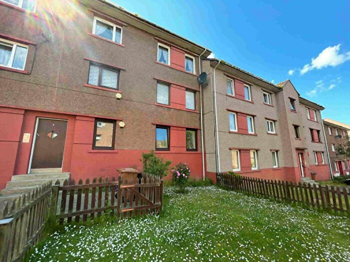 2 Bedroom Flat For Sale In West Pilton Rise, Edinburgh, EH4