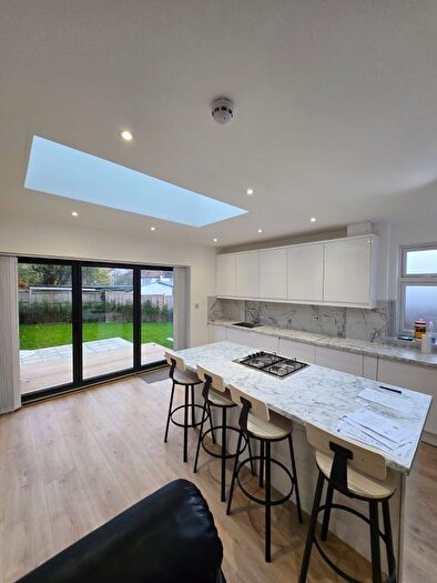 6 Bedroom Semi-Detached House To Rent In Lovatt Close, Edgware, HA8