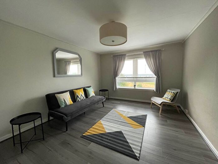 2 Bedroom Flat To Rent In Thurso Crescent, Dundee, DD2