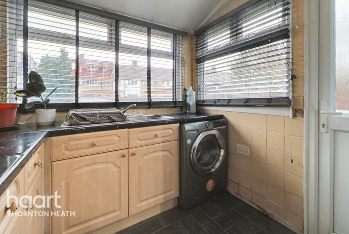 3 Bedroom Terraced House For Sale In Oaklands Avenue, Thornton Heath, CR7
