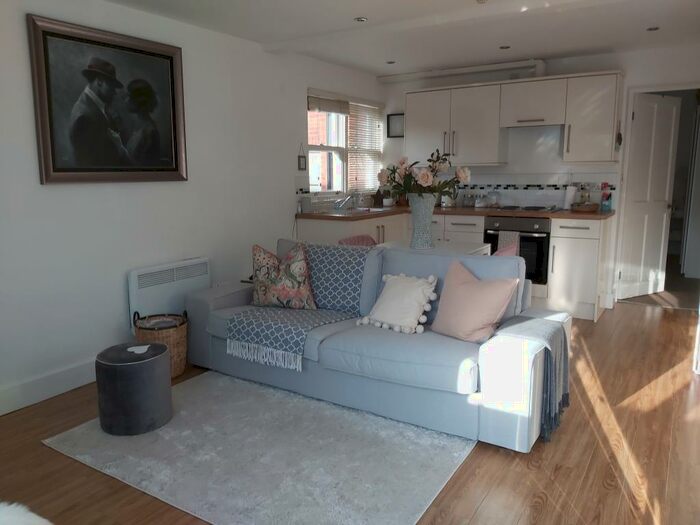 1 Bedroom Flat To Rent In Park House, Leamington Spa, CV32