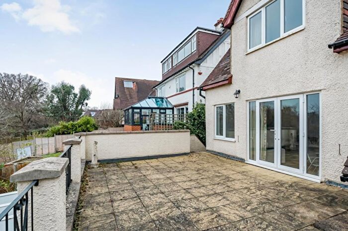 4 Bedroom Detached House For Sale In Reading University / Hospital Borders, Berkshire, RG2
