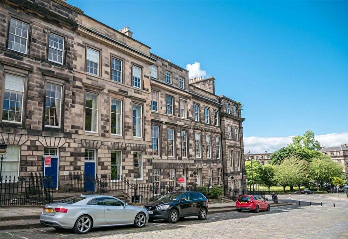 3 Bedroom Flat To Rent In Glenfinlas Street, Edinburgh, EH3