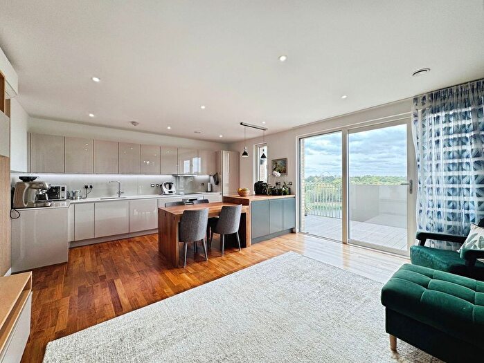 3 Bedroom Flat For Sale In Moorhen Drive, Greenshank House, NW9