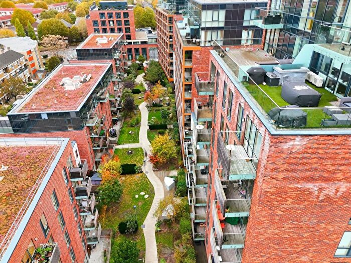 2 Bedroom Flat For Sale In Merchant Walk Development, Bow, E3