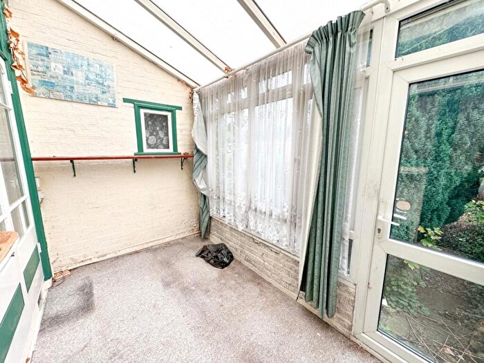 3 Bedroom Terraced House For Sale In Meadow Road, Gravesend, Kent, DA11