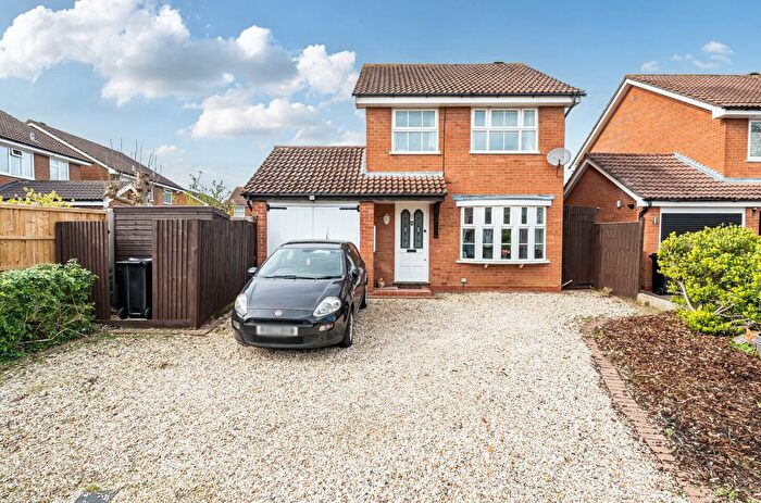 3 Bedroom Detached House For Sale In Orville Close, Woodley, Reading, RG5