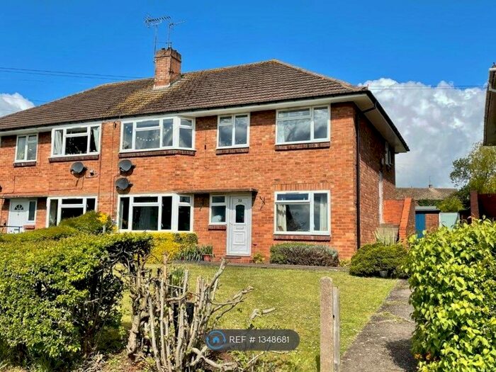 2 Bedroom Flat To Rent In Wolverley, Kidderminster, DY11