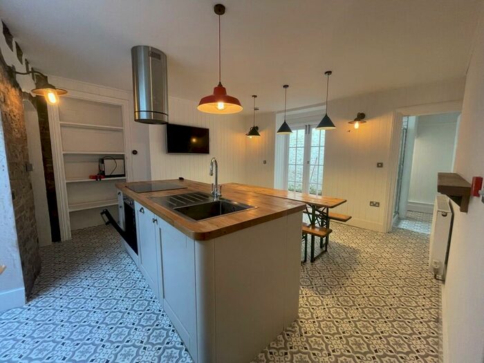 2 Bedroom Apartment To Rent In St. Georges Road, BN2