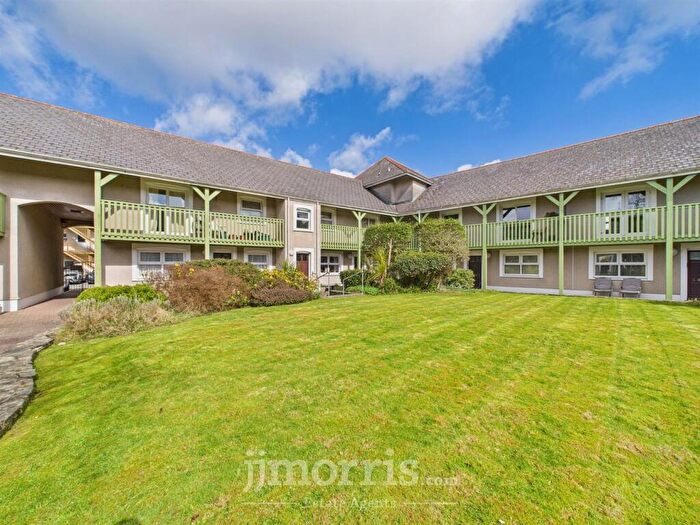 2 Bedroom Apartment For Sale In Spring Gardens, Narberth, SA67