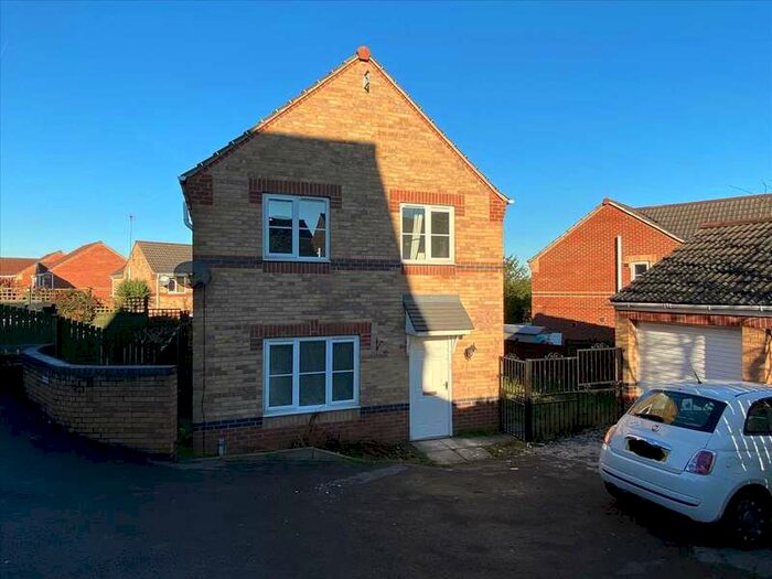4 Bedroom Detached House To Rent In Wentworth Crescent, Bradford, BD4