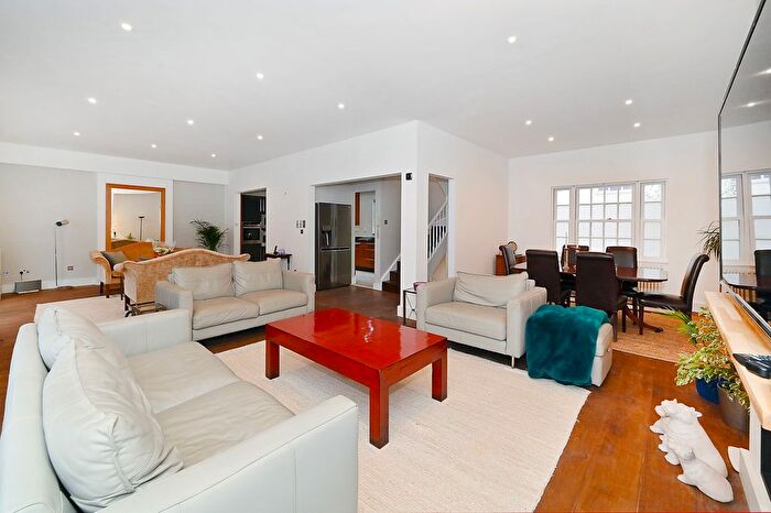 5 Bedroom Detached House To Rent In Eaton Mews North, Belgravia, London, SW1X