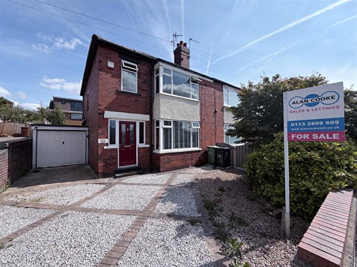 3 Bedroom Semi-Detached House For Sale In Ryedale Avenue, Lower Wortley, LS12